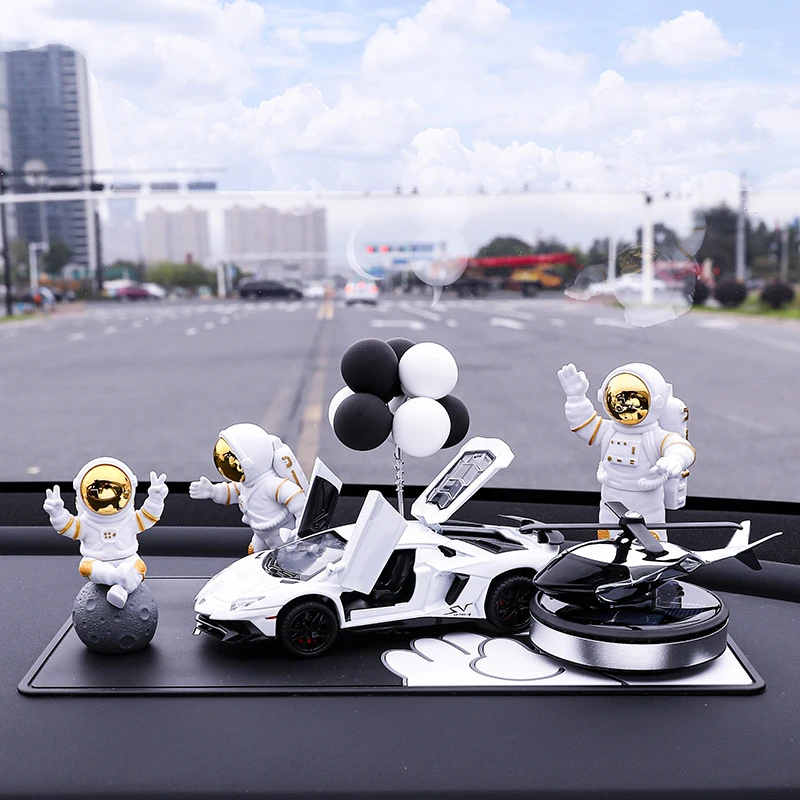 

Car Ornament New Arrival Rotating Ornament Light Luxury Auto Interior Decoration High Grade Fashion Dashboard