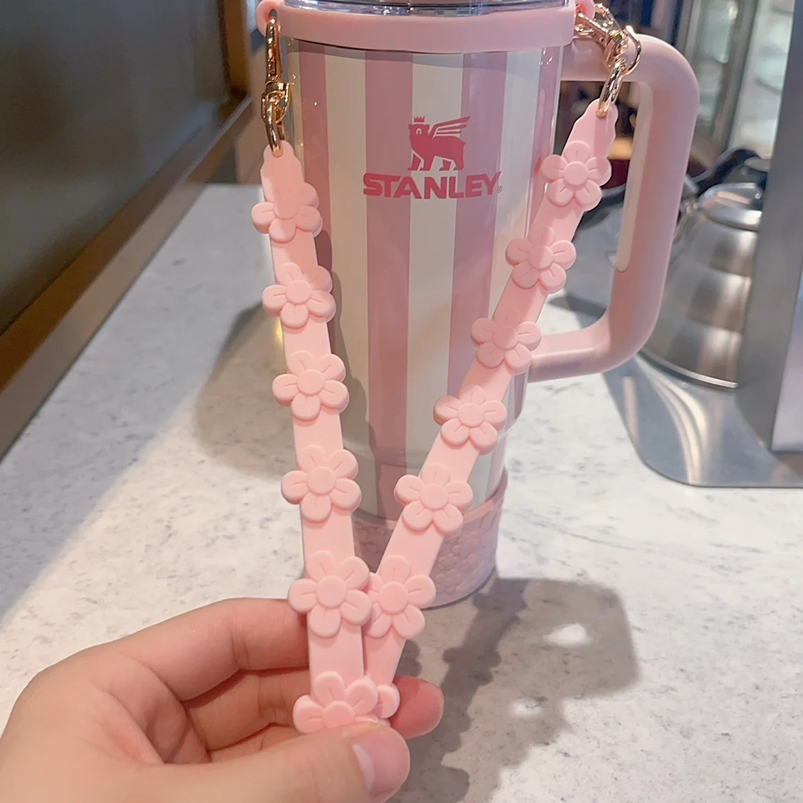 

Универсальный силиконовый чехол для чашек Stanley Cups 30 унций/40 унций Fi Girl Series, держатель для чашки с цветочным узором, чашка Sve