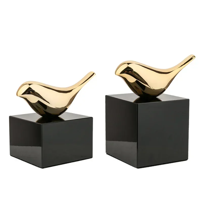 European light luxury animal bird ornament ornament, high-end home living room metal decoration crafts