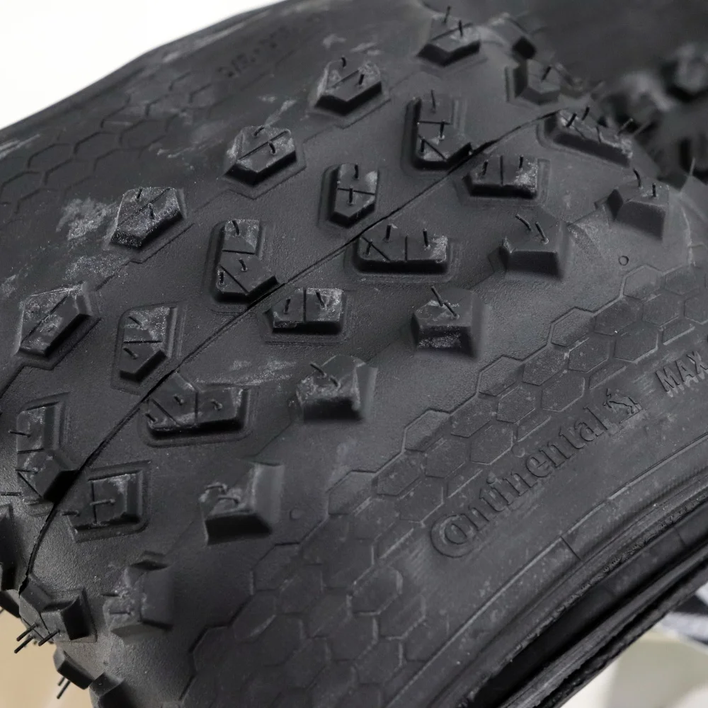 كونتيننتال ماونتن كينج MTB 29x2.3in إطار قابل للطي لايحتاج 3/180 TPI أداء TLR 29x2.3 "نظام درع قابل للطي E-25