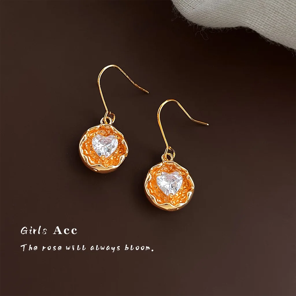 

Women's Niche High-end Temperament Love Heart Zircon Earrings Fashion Light Luxury Personalized Irregular Liquid Drop Earrings
