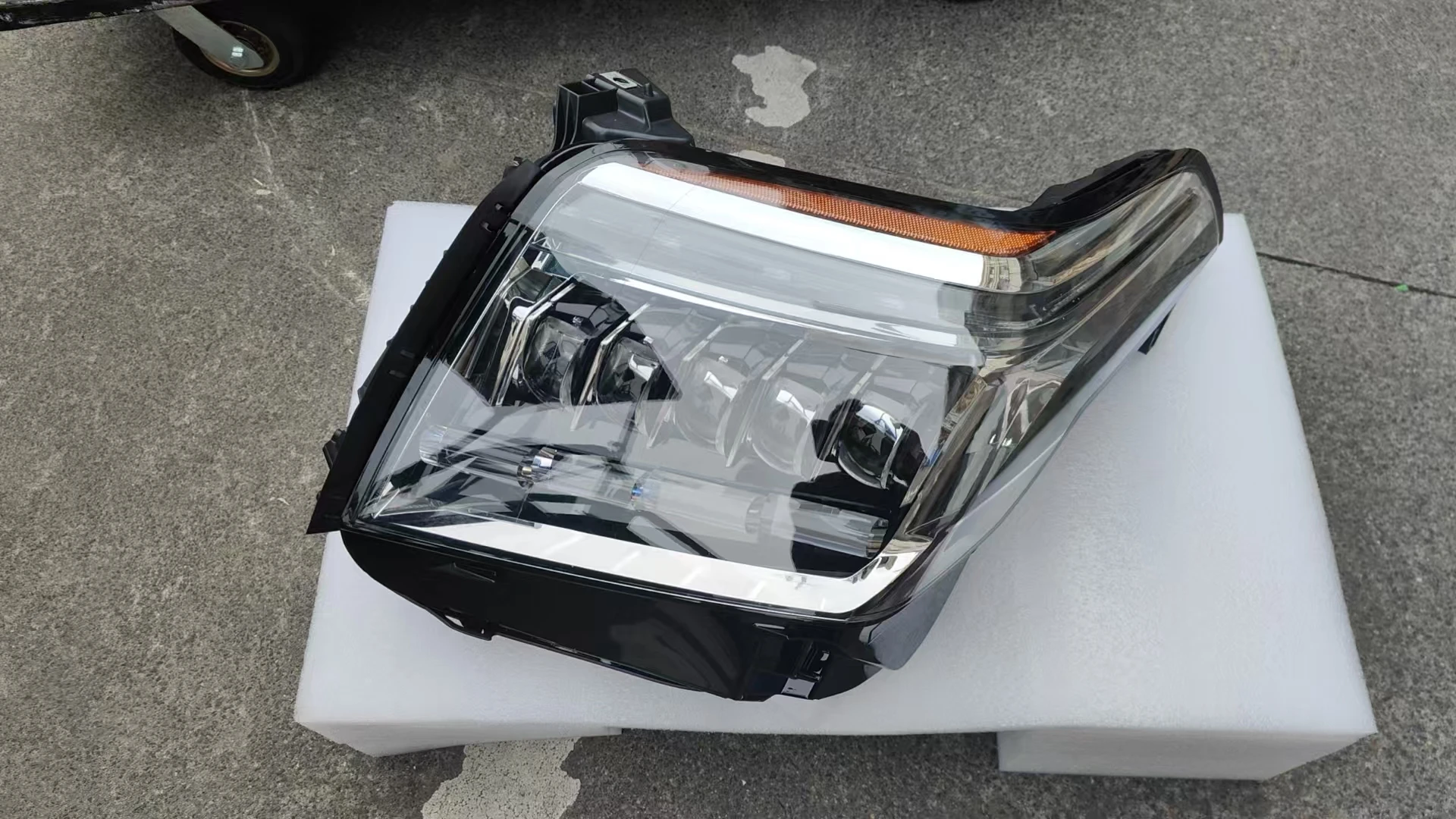 Подходит для светодиодных фар Cadillac Escalade 2015-2020, 5 линз белого/теплого белого цвета 600.