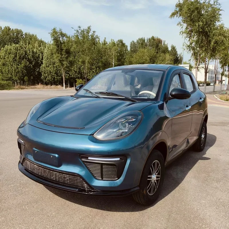 2026  300km China Factory High Quality Fully Enclosed Car with Customized Color Comfortable Interior Adults