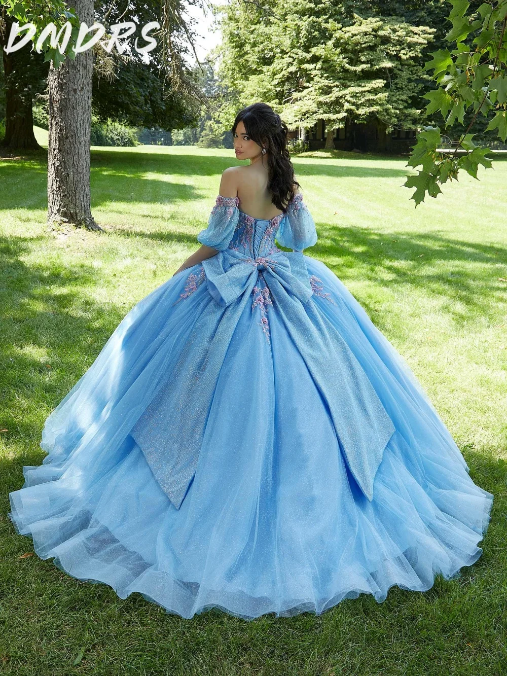 فستان Quinceanera الساحر مكشوف الكتفين أنيق نصف أكمام فستان حفلات لامع فستان حبيبته الكرة حلو 16 ثوب حفلة