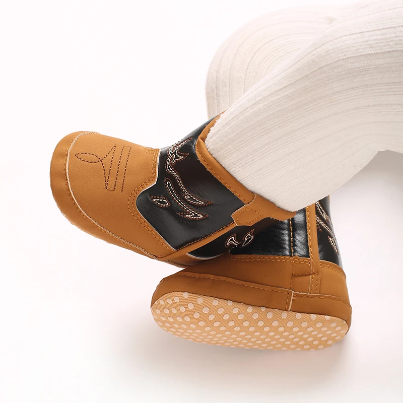 Modische neue 0-18M Baby-Stiefel aus PU-Leder mit Print, hohe Lederstiefel mit weicher Sohle für Kleinkinder zum Laufenlernen. – Detail 19