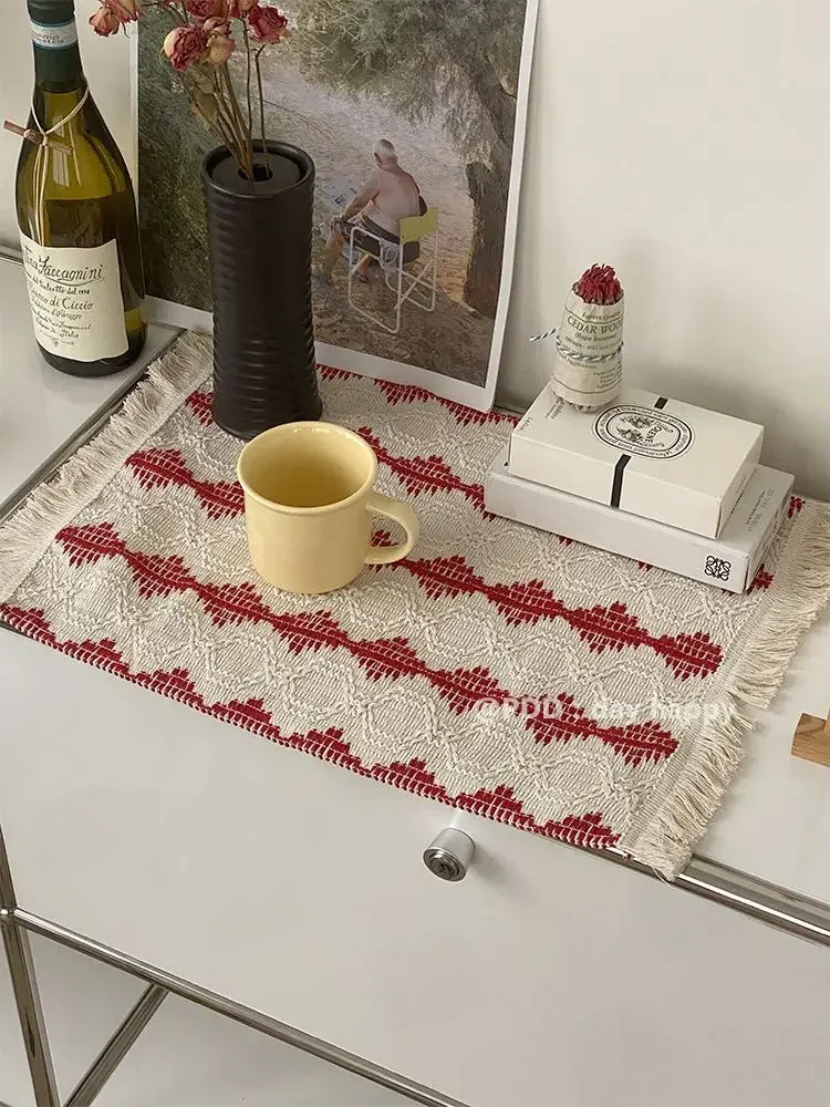 Red and Green Contrasting Color Placemats Christmas New Year Tassel Placemats Versatile Home Decor Mats Two Tone Woven