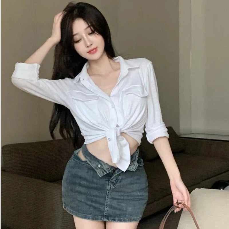 

Женская одежда: Новая тонкая однотонная простая блузка с вырезом, молодежная универсальная уличная повседневная рубашка в корейском стиле для весны и лета
