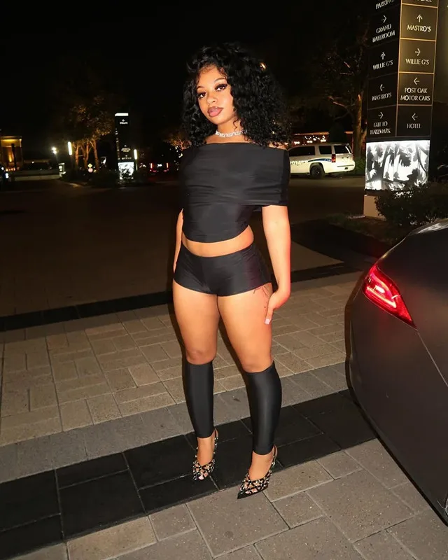 

Черный сексуальный комплект из трех предметов на выход, укороченный топ с открытыми плечами и шорты, леггинсы, клубная одежда, модная женская летняя одежда