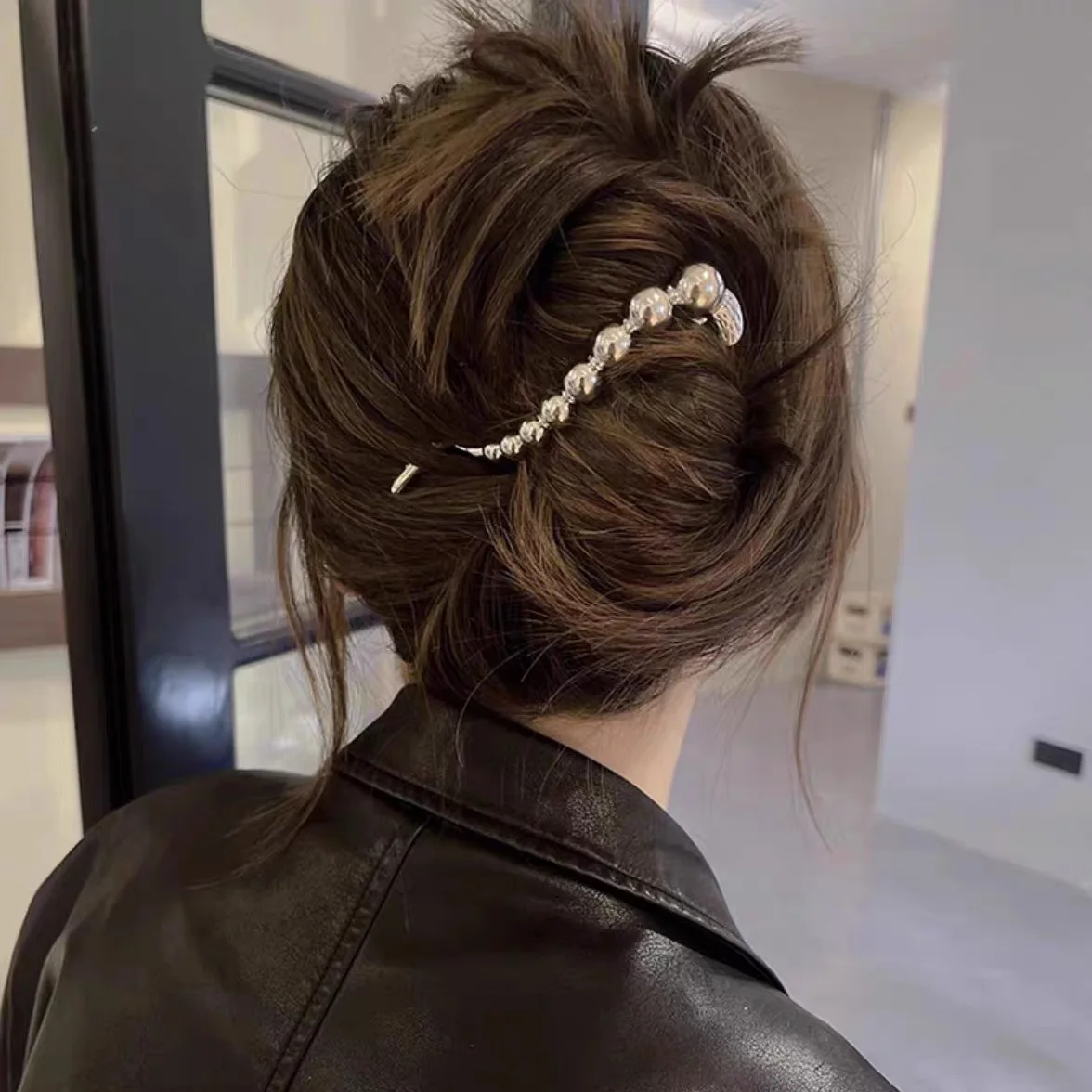 Hair Claw Large Minimalist Cool Tone Twist Clip Premium Durable Lightweight Alloy for Updo Back Head Daily Office Gift Women