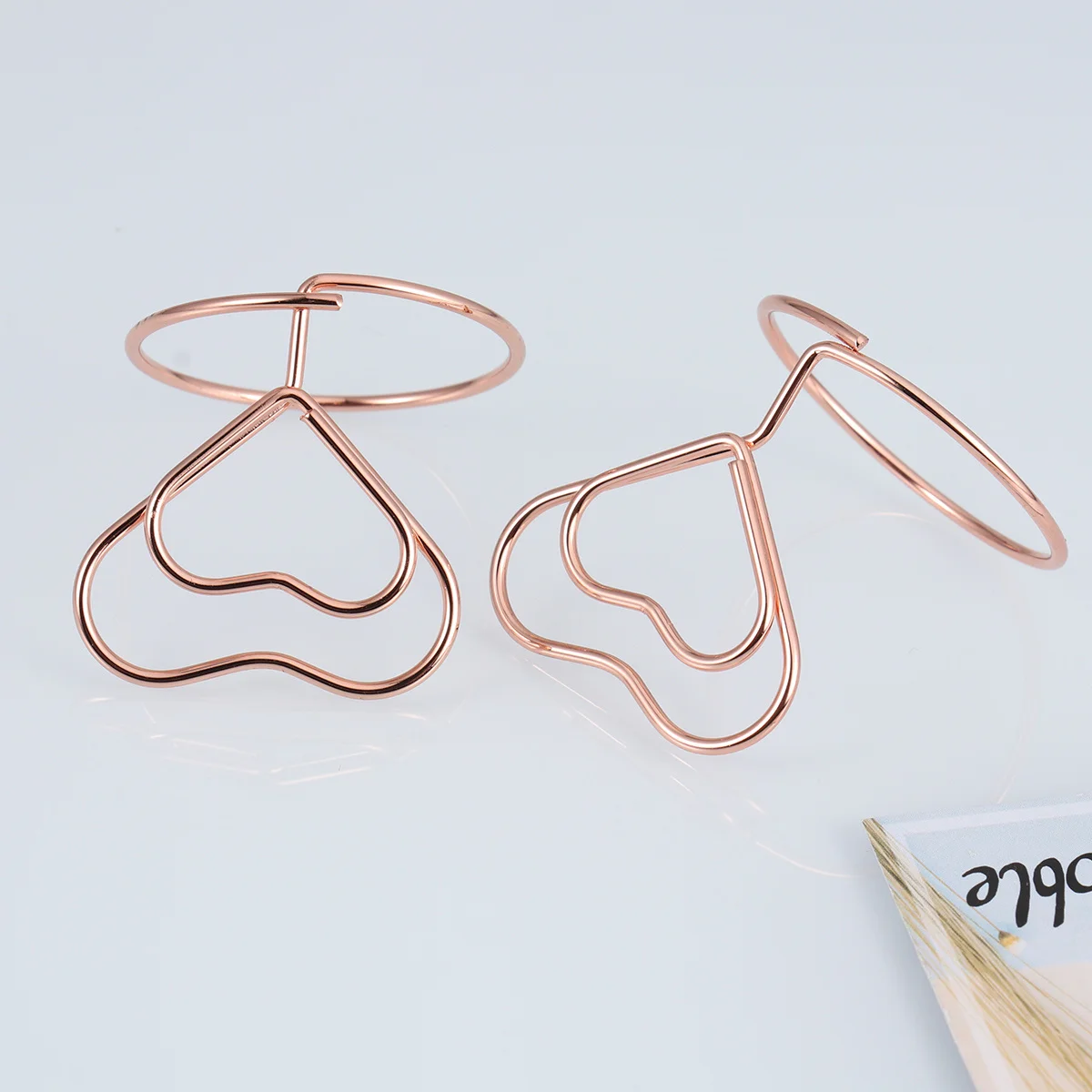 

20pcs Business Card Holder Memo Signage Supplies Reusable Wedding Decor Heart Shape Table Number Clips Paper Wire Holders