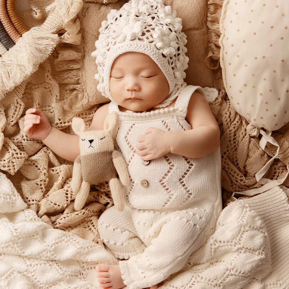 Nordic Style Newborn Photography Outfit Baby Comfort Balloon Rabbit Doll Rainbow Props Knitted Hollow Jumpsuit Hat Photo Costume