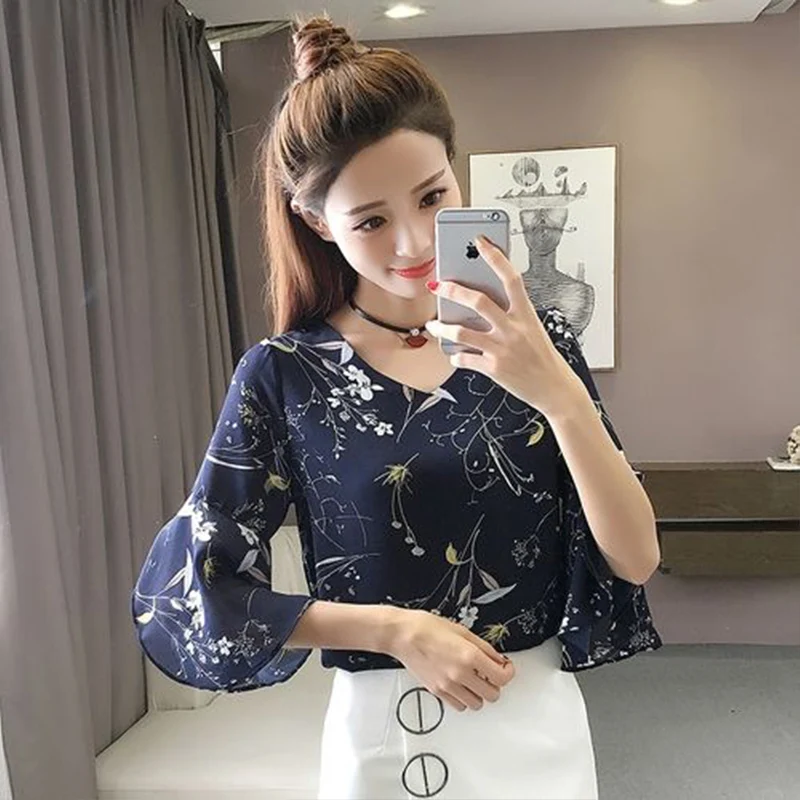 Western Style Summer New Chiffon Women\'s Shirt Floral Printed Oversized Flare Sleeve Commuting Beautiful Slimming Top for Women