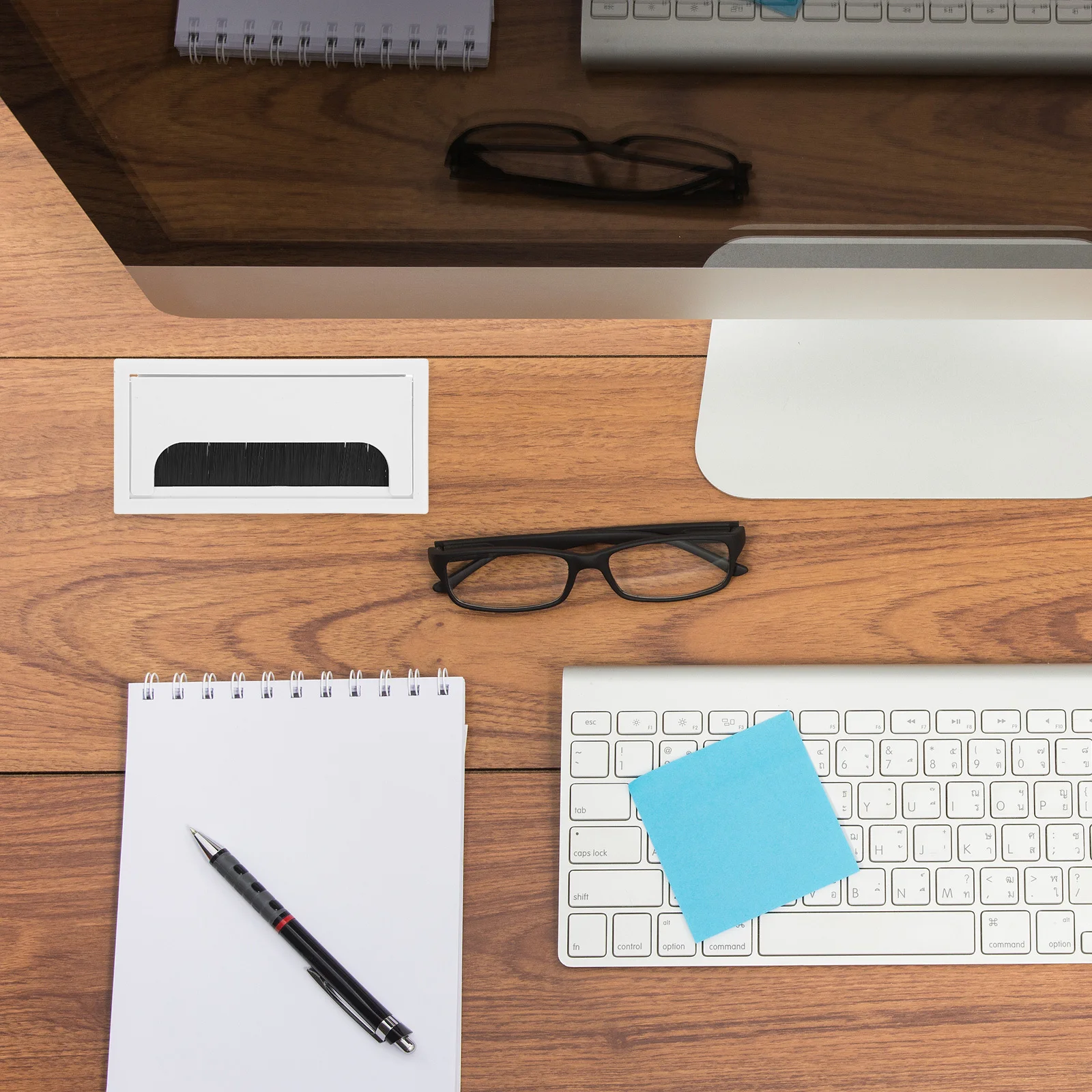 Cubierta de ojal de escritorio, caja de orificio de Cable de cepillo, plástico negro, gestión de cables de escritorio de oficina, cubierta de orificio de Cable de escritorio a prueba de polvo, 4 Uds.