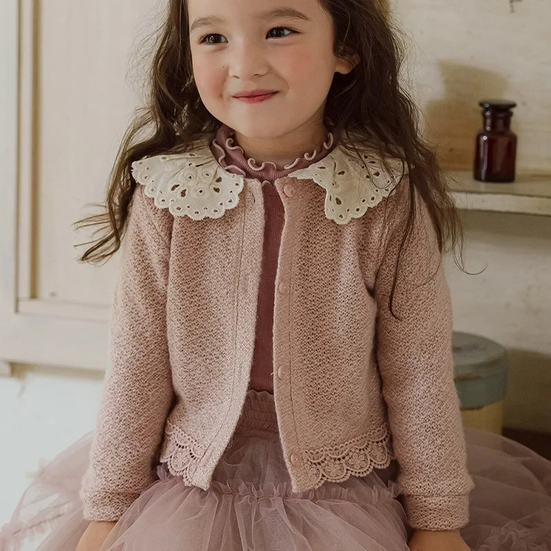 

Girls' Coat 2024 Autumn New Casual Hollow Long Sleeved Lace Doll Collar Embroidered Hem Short Style Solid Color Cardigan Cotton