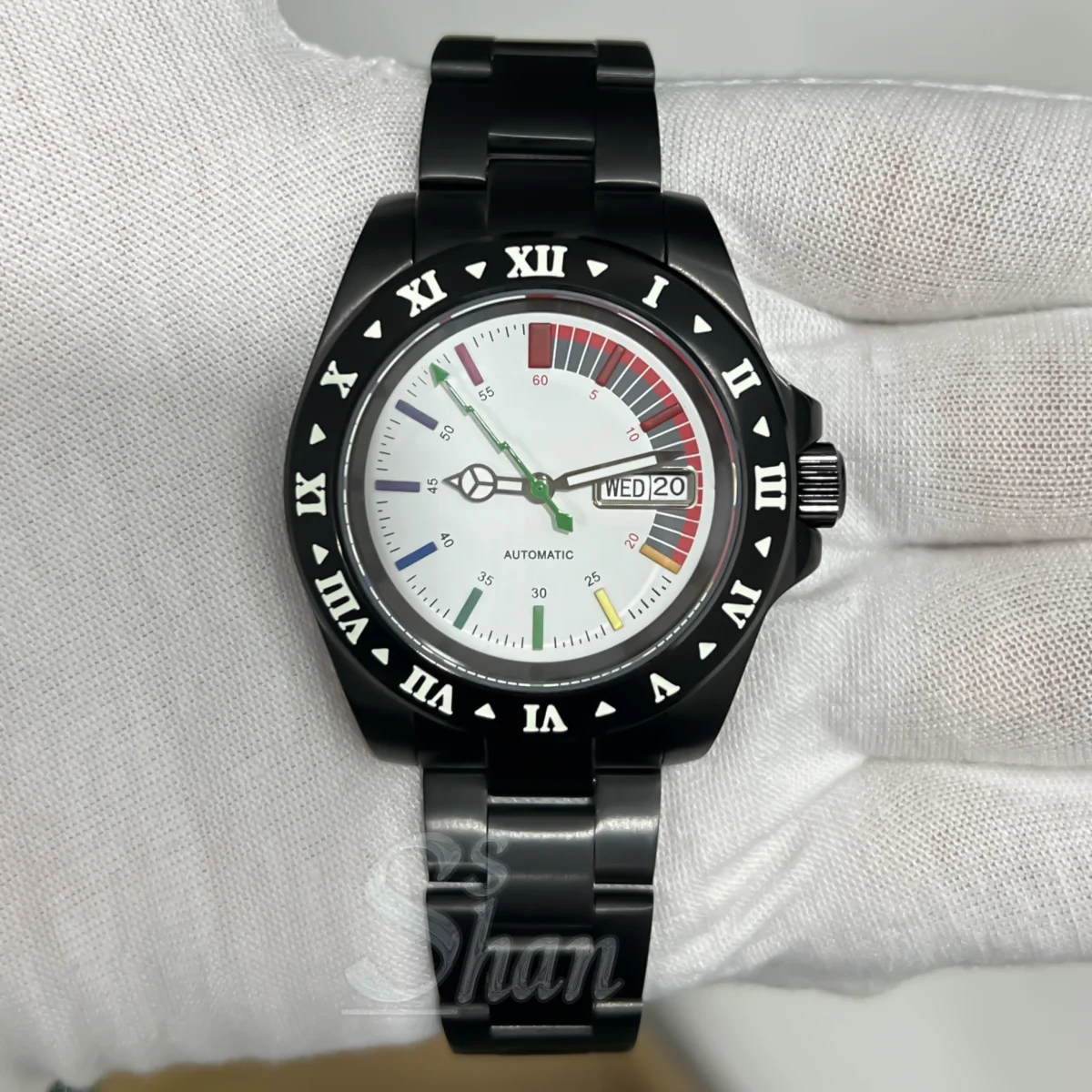 NH36 40MM Black Men's Fashion Diving Watch Sapphire Glass Fixed Roman Numeral Bezel Date Display Waterproof Mechanical Watch.