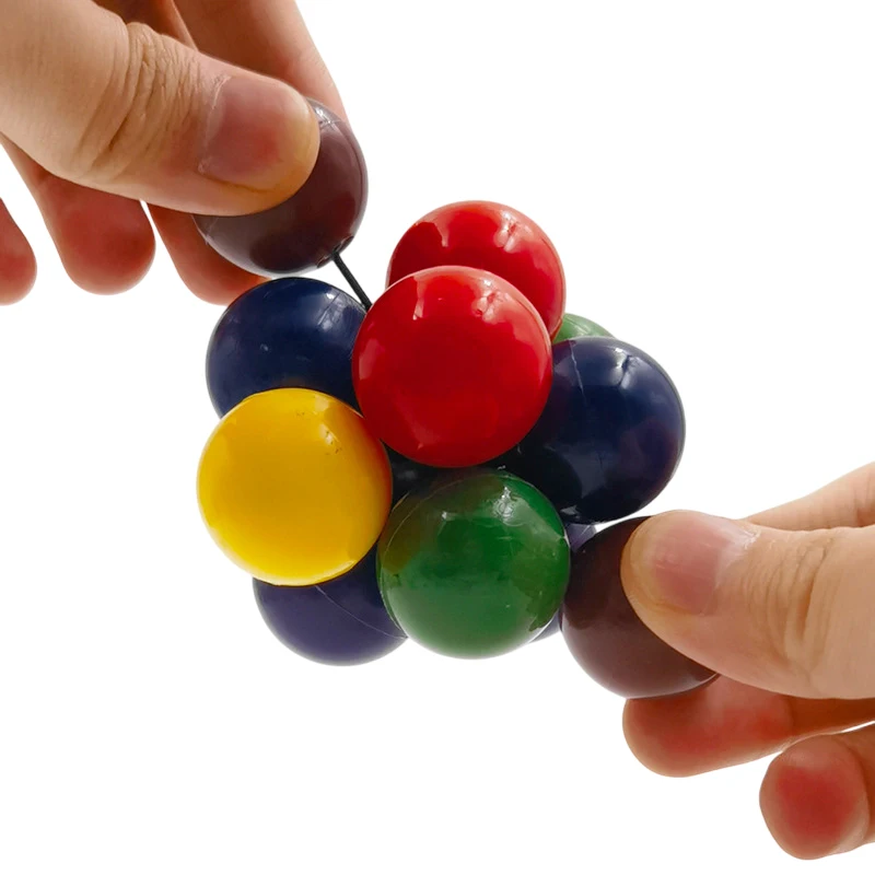 創造的な伸縮性のあるカラフルなボール、フィジェットトイ、スクイーズボール、子供と大人のストレス解消おもちゃ、抗ストレスハンド練習マッサージボールおもちゃ