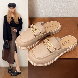 Mezze pantofole da donna estate nuova moda punta tonda fibbia in metallo tacco piatto suola spessa tacco spesso donna mezze pantofole con punta chiusa