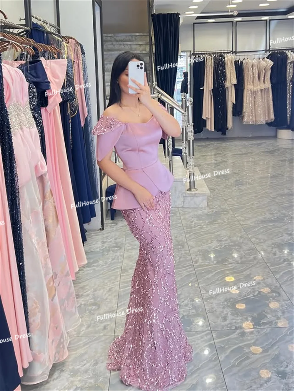 Op maat gemaakte fantastische tweedelige off-shoulder kralen sexy schede rugloze lange feestjurk met trein Mohamed soi