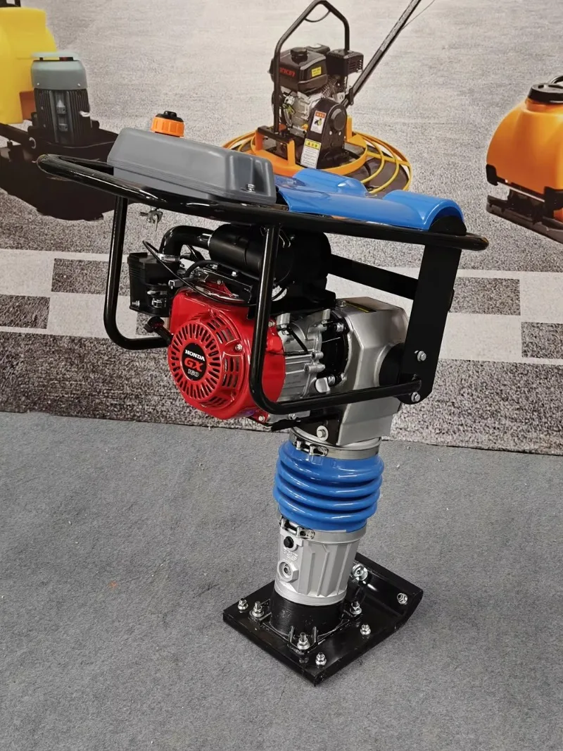 Factory 5.5hp 6.5hp vibrating road construction compactor China engine core components earth rammer