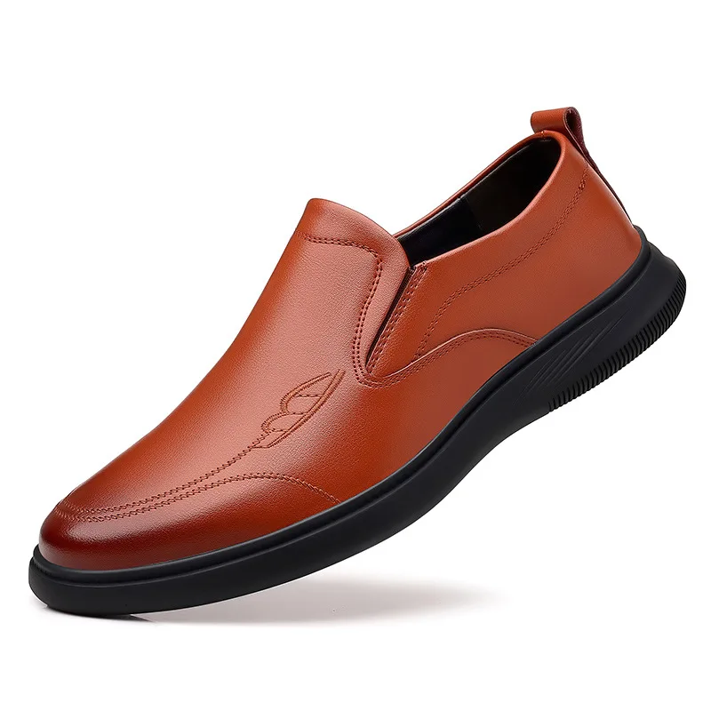 New Leather Shoes Outdoor Men Loafers Slip On Business Casual Leather Shoes Classic Soft Hombre Breathable Men Shoes Flat