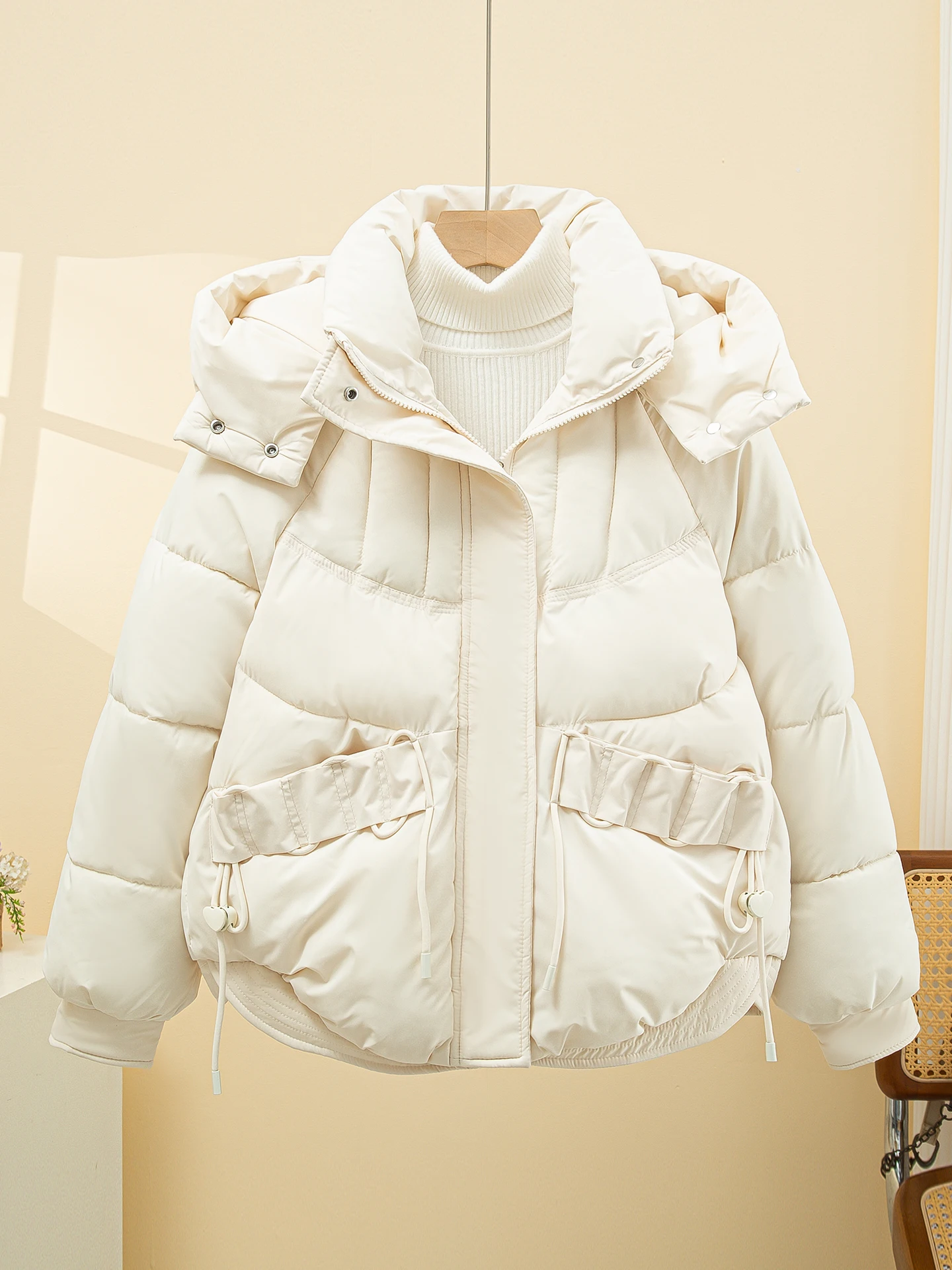 

Модная короткая пуховая куртка из хлопка для женщин, свободного кроя, теплая зимняя верхняя одежда в корейском стиле, для повседневной носки, со съемным капюшоном, на молнии