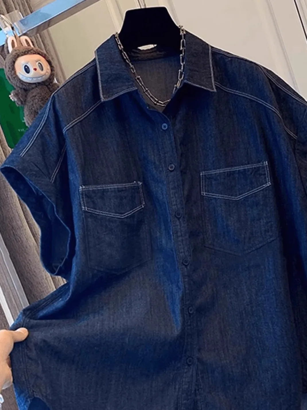 

Свободная синяя джинсовая рубашка для женщин больших размеров, повседневный топ, высококачественный дизайн, в японском стиле, для поездок на работу, художественный прямой крой, короткий рукав.