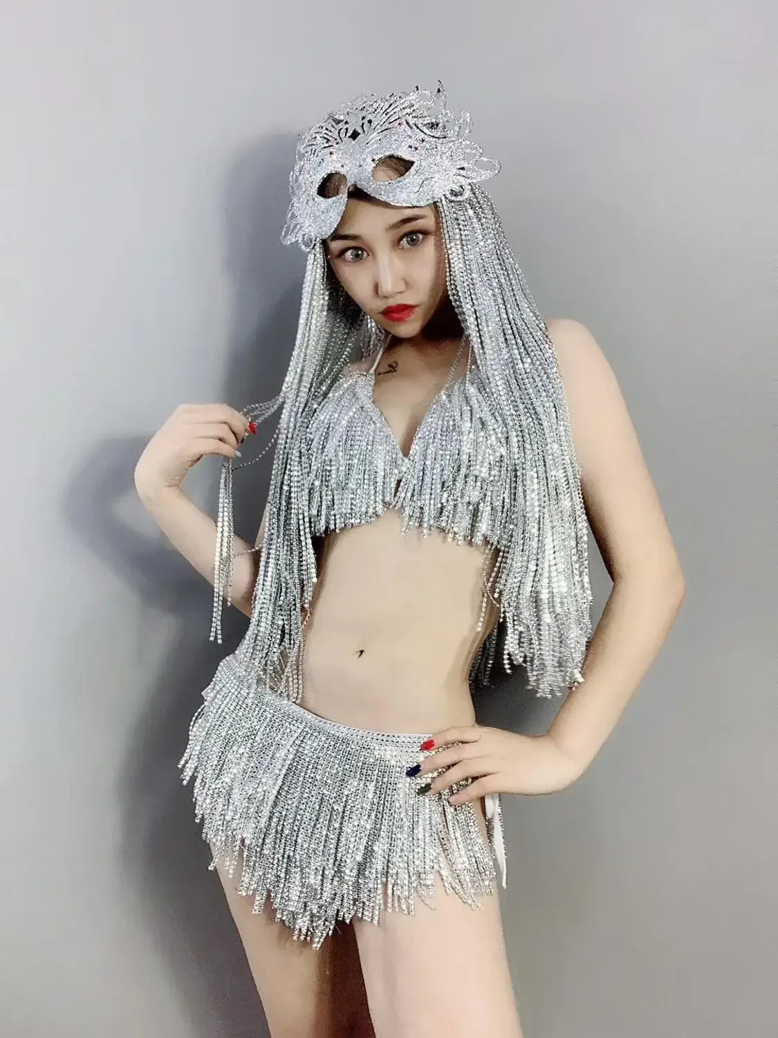 Srebrny, błyszczący strój bikini z frędzlami, seksowny kostium sceniczny dla DJ-a, piosenkarza, tancerki, na imprezę w klubie nocnym, barze, rave'u, strój do tańca gogo.