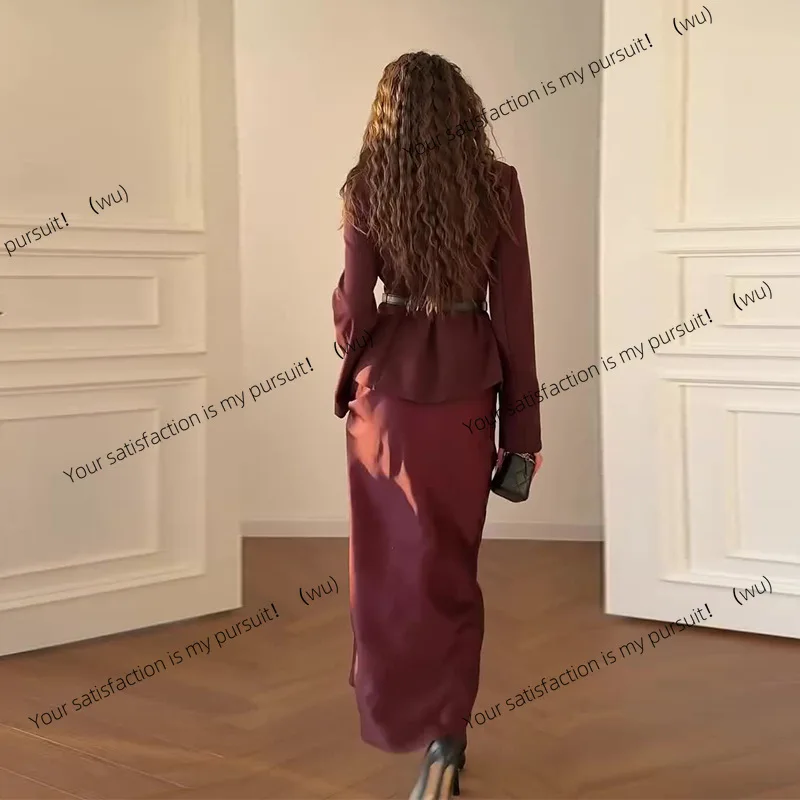 Conjunto de falda de moda elegante y delgada de manga larga con cuello redondo para mujer