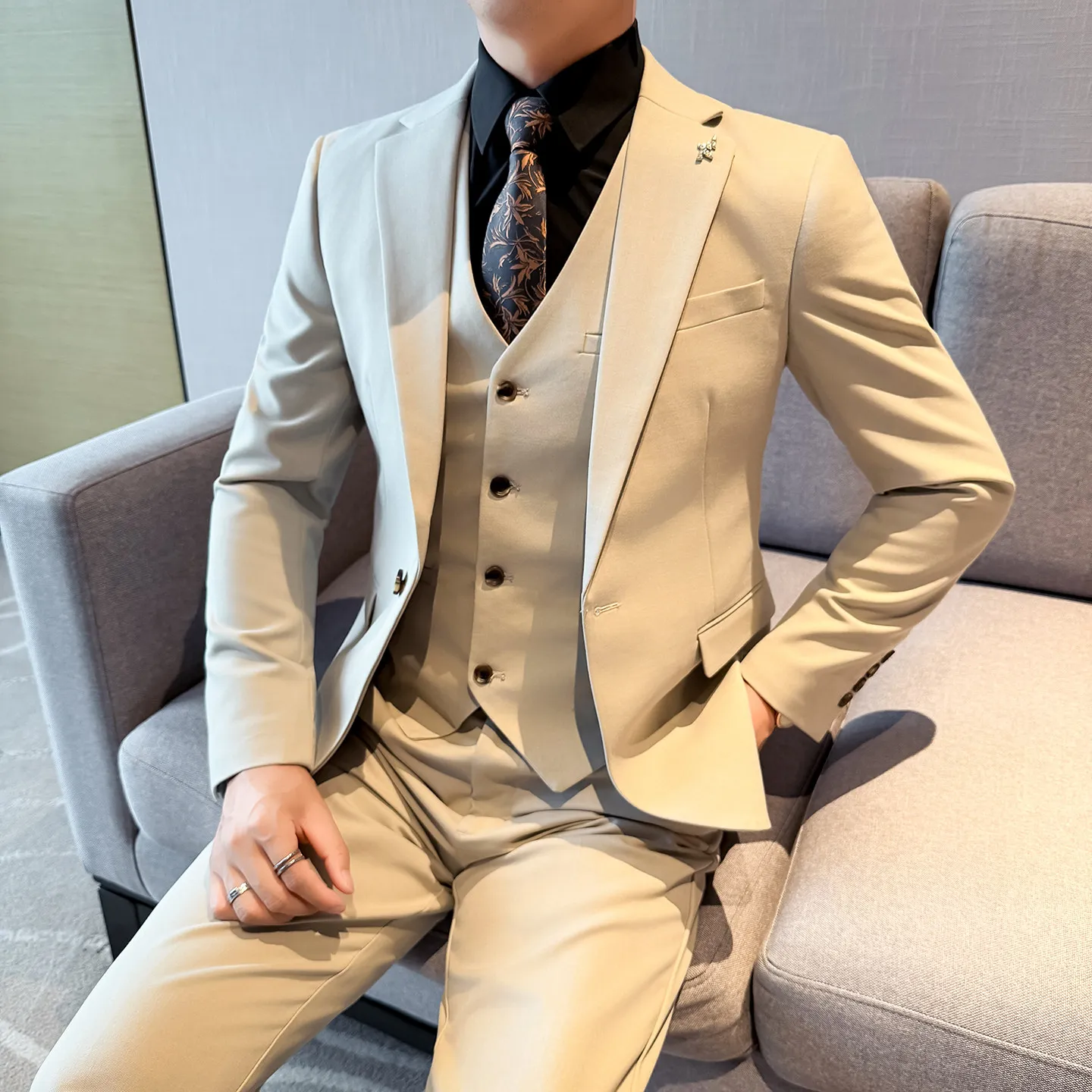 High-Quality Fashionable Autumn Winter One-Button Men's Suit Set for Business Groomsmen Commute Wedding Three-Piece Suit