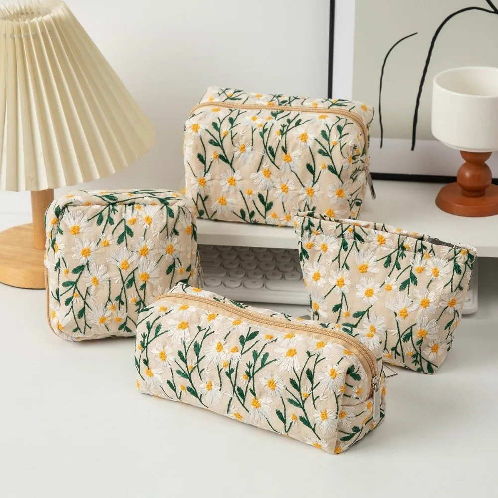 Multi-Functional Korean Style Daisy Makeup Bag Dustproof Large Capacity Cosmetic Storage Bag Canvas INS Key Lipstick Bag Outdoor