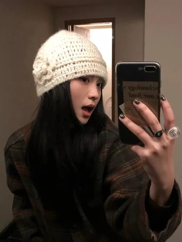 Warm Knitted Flower Hat Women's Autumn Winter Fashionable Versatile Head Cover Cozy Face Slimming Woolen Overhead Cap