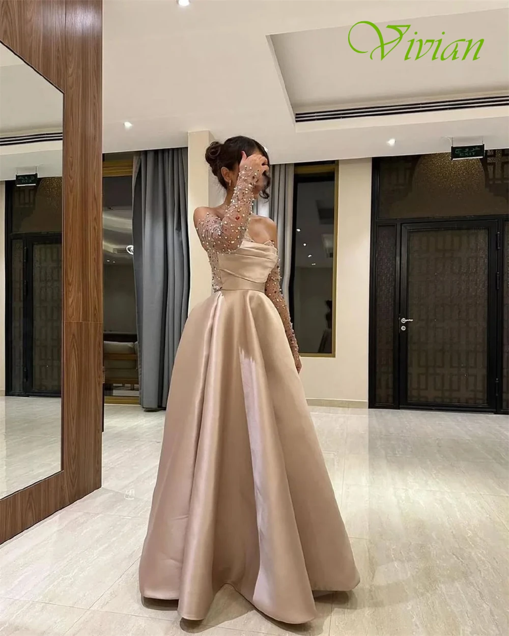

Customized Elegant Pink Satin Evening Dress Classic Boat Neck Long Sleeves Celebrity Gowns Delicate A-Line Crystal Party Dresses