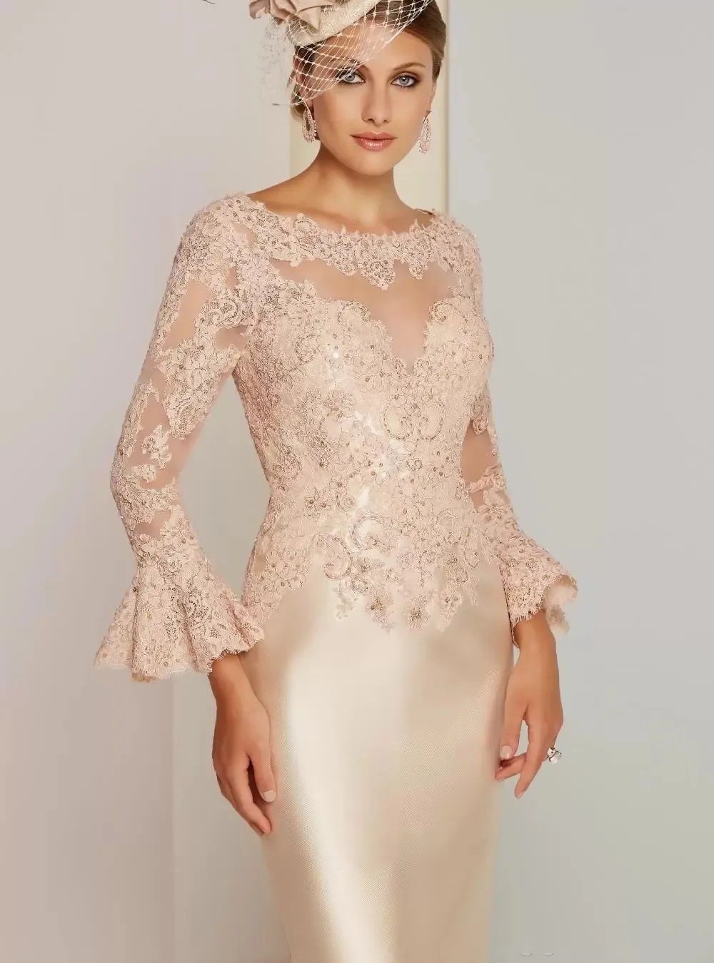 O Neck Long Sleeve Mother Of Bride Dresses Lace Beaded String Applique Party Cocktail Dress Column Knee Length Formal Prom Gown