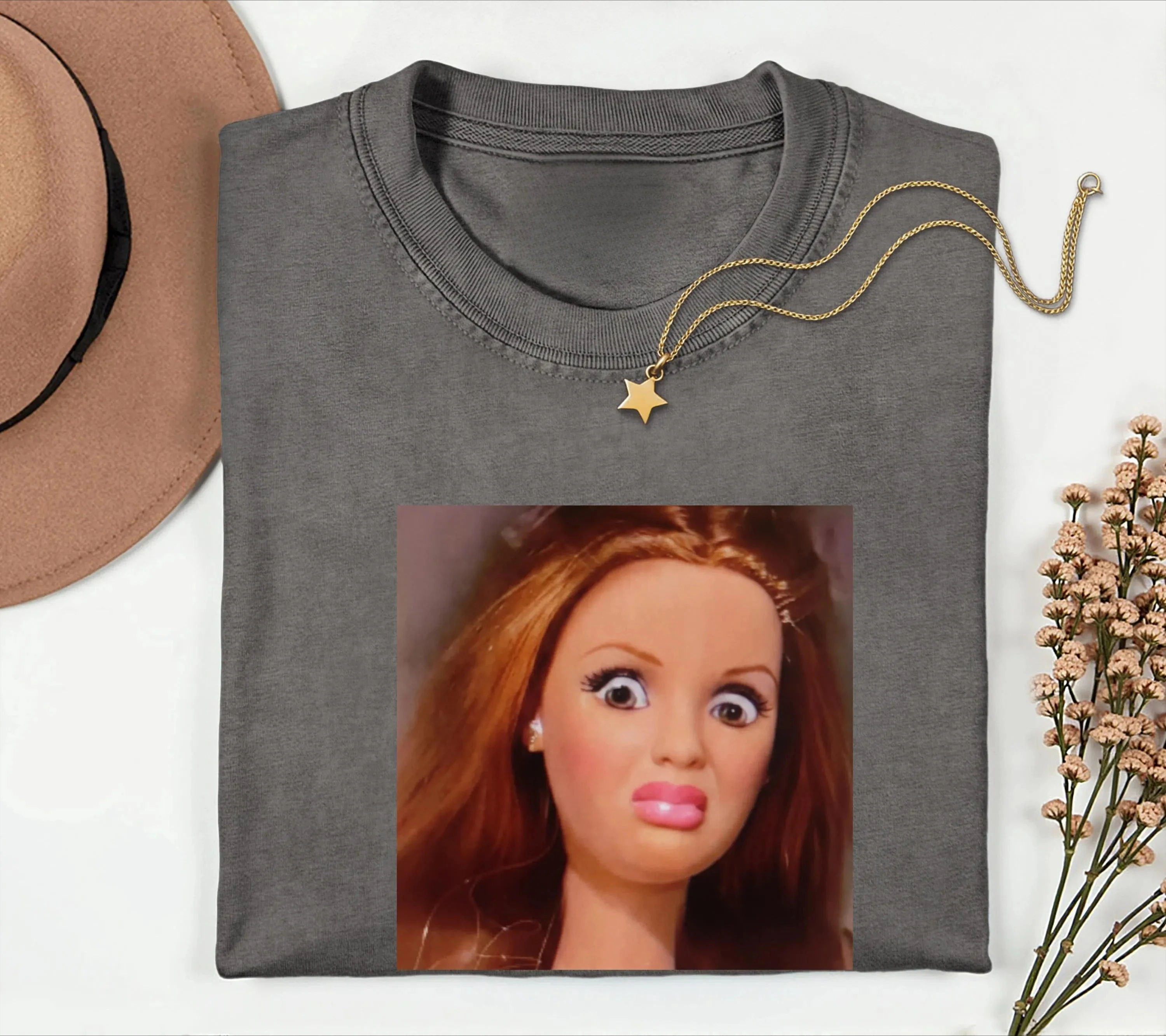 

Женская летняя футболка оверсайз с винтажным принтом «Кукольное лицо» (мем), хлопок, дышащая, стильная, универсальная, в уличном стиле