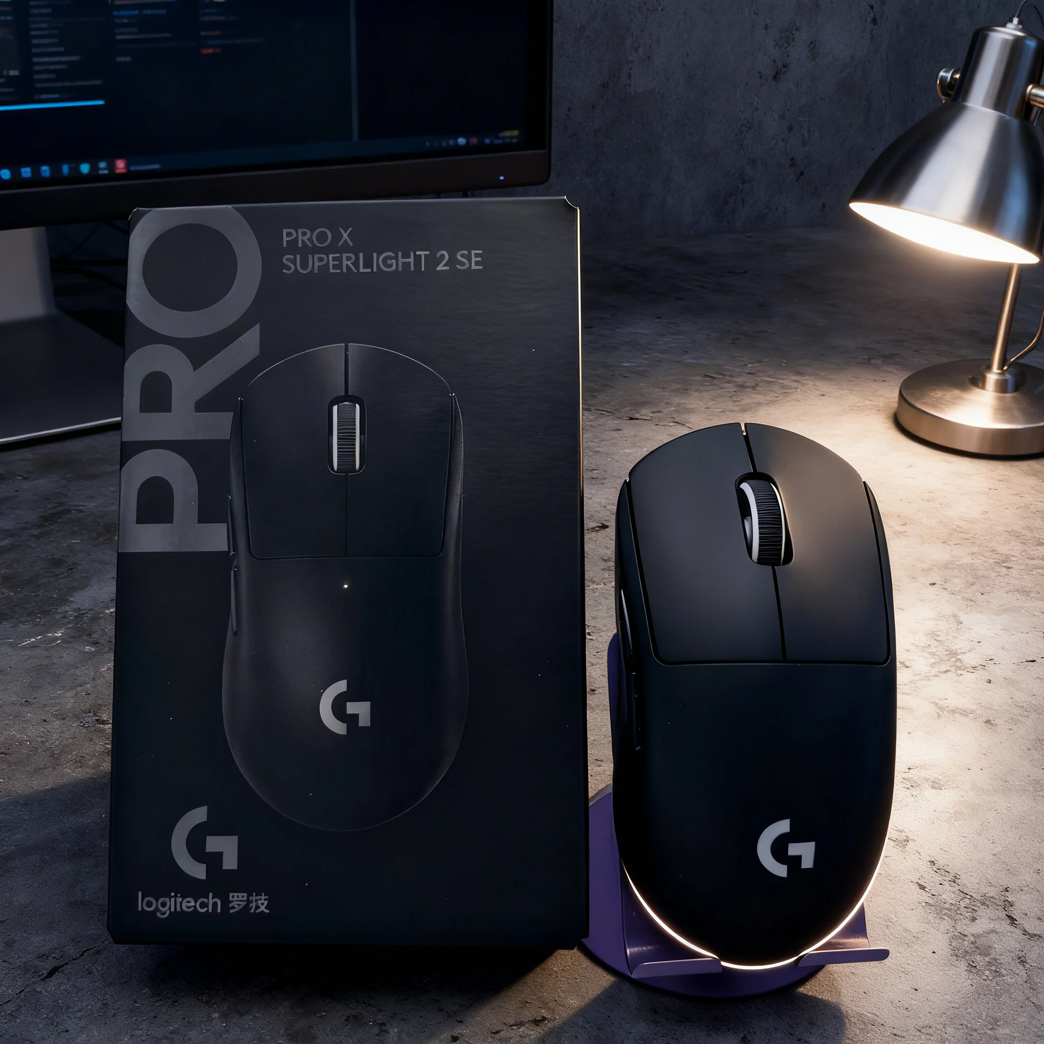 

Logitech G PRO X/G402 — обновленная версия, частота повторов 8 кГц, легкий вес (60 г), удобно держать в руках в течение длительного времени.