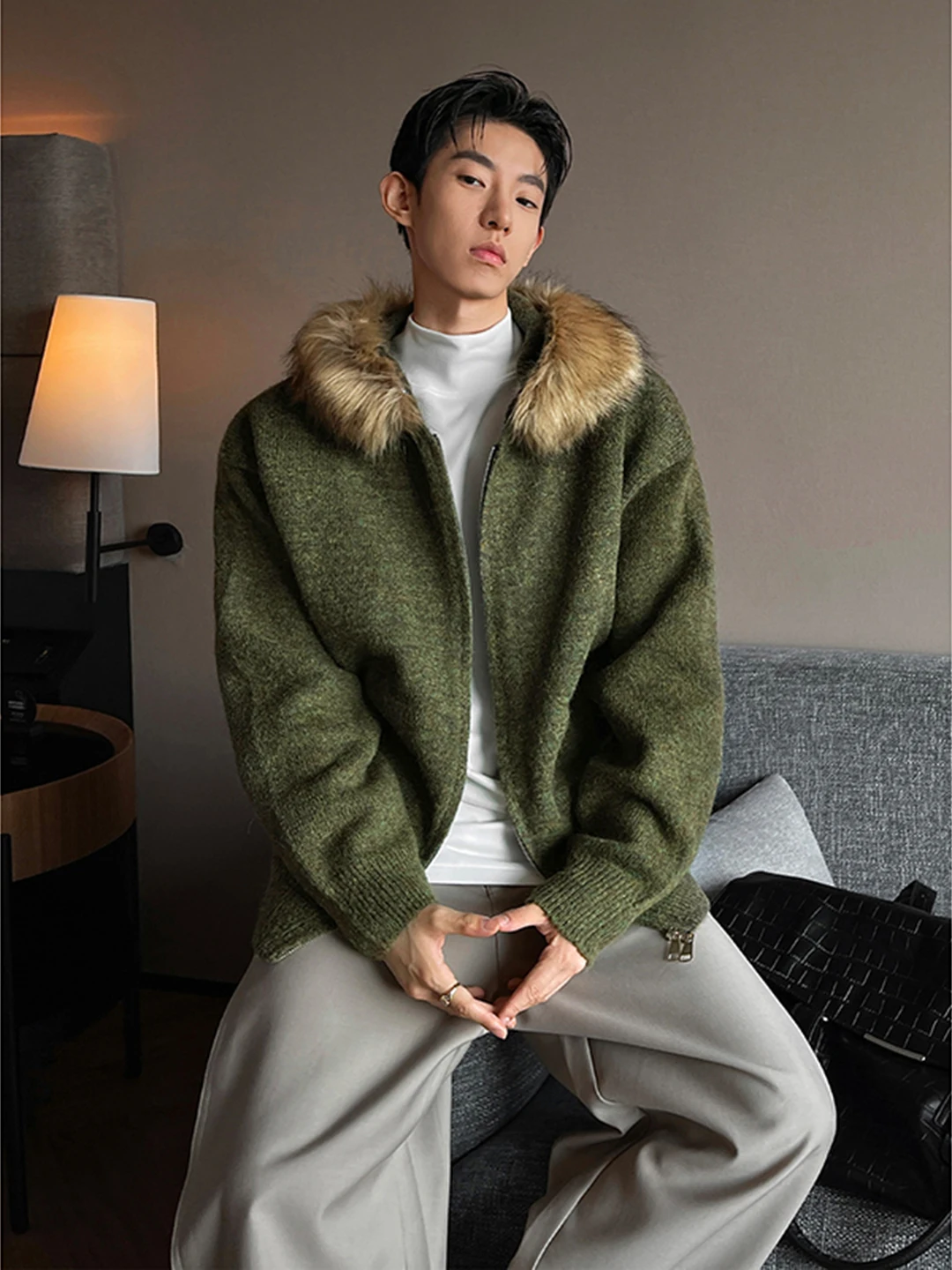 Men's 2025 Autumn Winter New Hooded Knit Sweaters High-end Short Sweatshirts Detachable Faux Fur Collar Cardigan Sweater Jackets