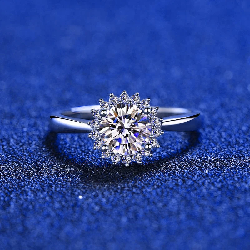 SEMNI Flower Moissanite Engagement Ring Round Diamond Halo Wedding Ring for Women 14K Gold Plated Sterling Silver Bridal Jewelry