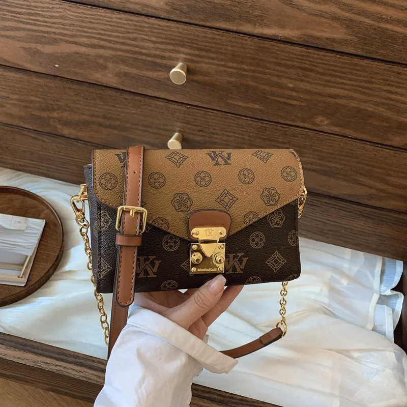 

​​Charm Chain Floral Square Bag Women Compact Crossbody Purse Crinkle Texture Museum Date Ready Statement​​