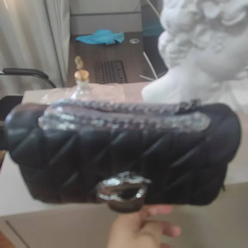 حقيبة Y2K النسائية الكلاسيكية المبطنة، حقيبة مربعة صغيرة بسلسلة من الماس، حقيبة ساعي كتف واحدة، حقيبة تخزين