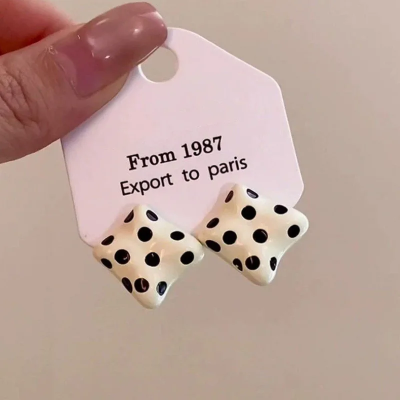 Korean Fashion Sweet Design Black /White Cute Square Polka Dot Stud Earrings for Women's Simple Unique Temperament Party Gifts
