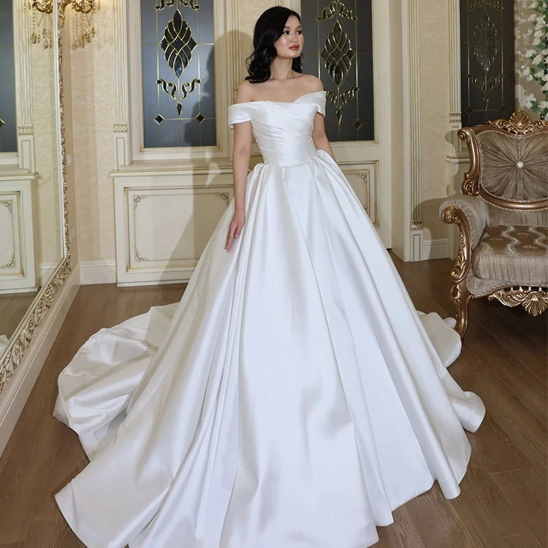 

Off The Shoulder Wedding Dress Satin With Ball Gown Boat Neck Sleeveless Customized Bride Dress Button Robe MariéE Satin Button