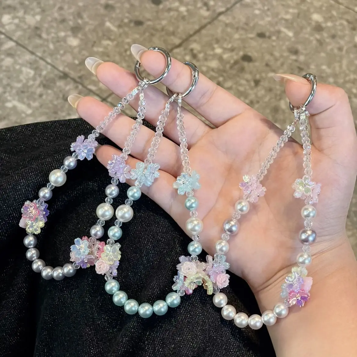 

Small Fresh Color Flower Beaded Mobile Phone Chain Crystal Wrist Versatile Hanging Chain Bag Ornament Lanyard Keychain Pendant
