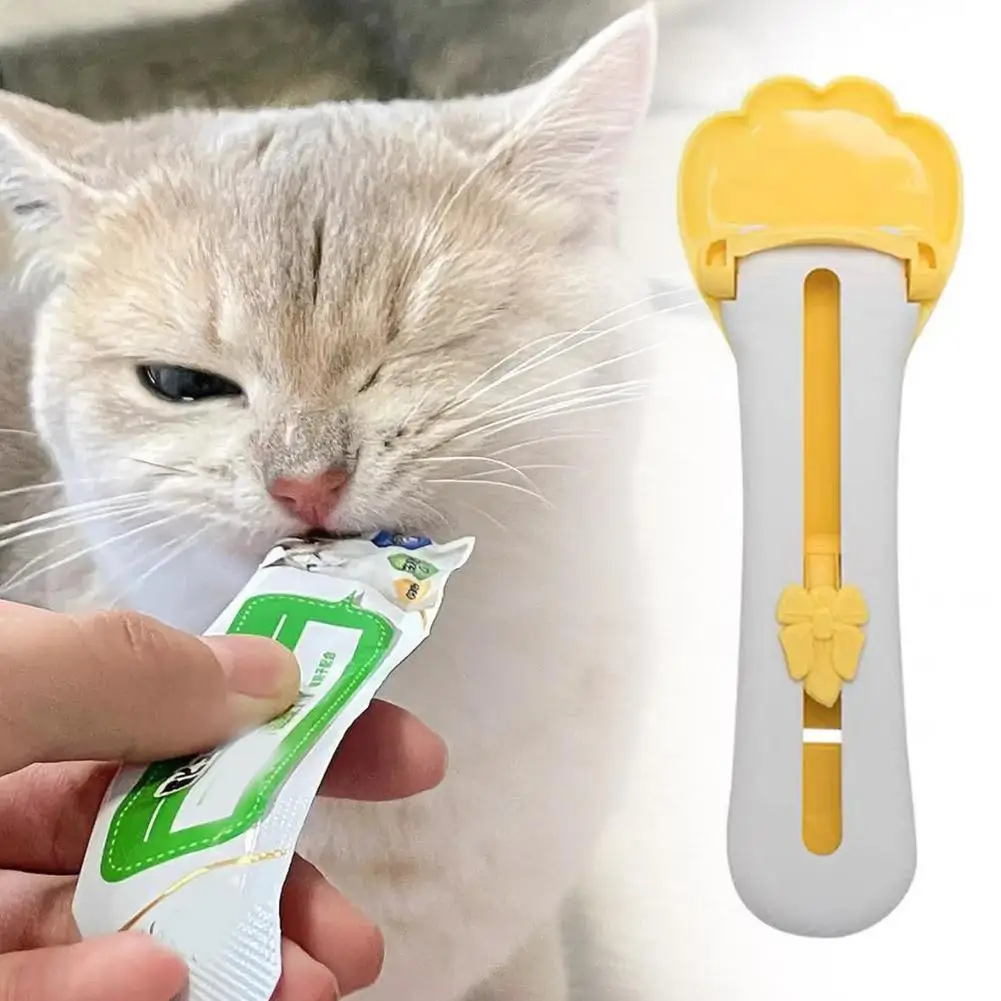 Pet Cat Feeding Scoop Button Pushed Design Portable Feeder Cat Squeezer Strip Multipurpose Food Snack Supplies Pet Spoon Lo H2U9