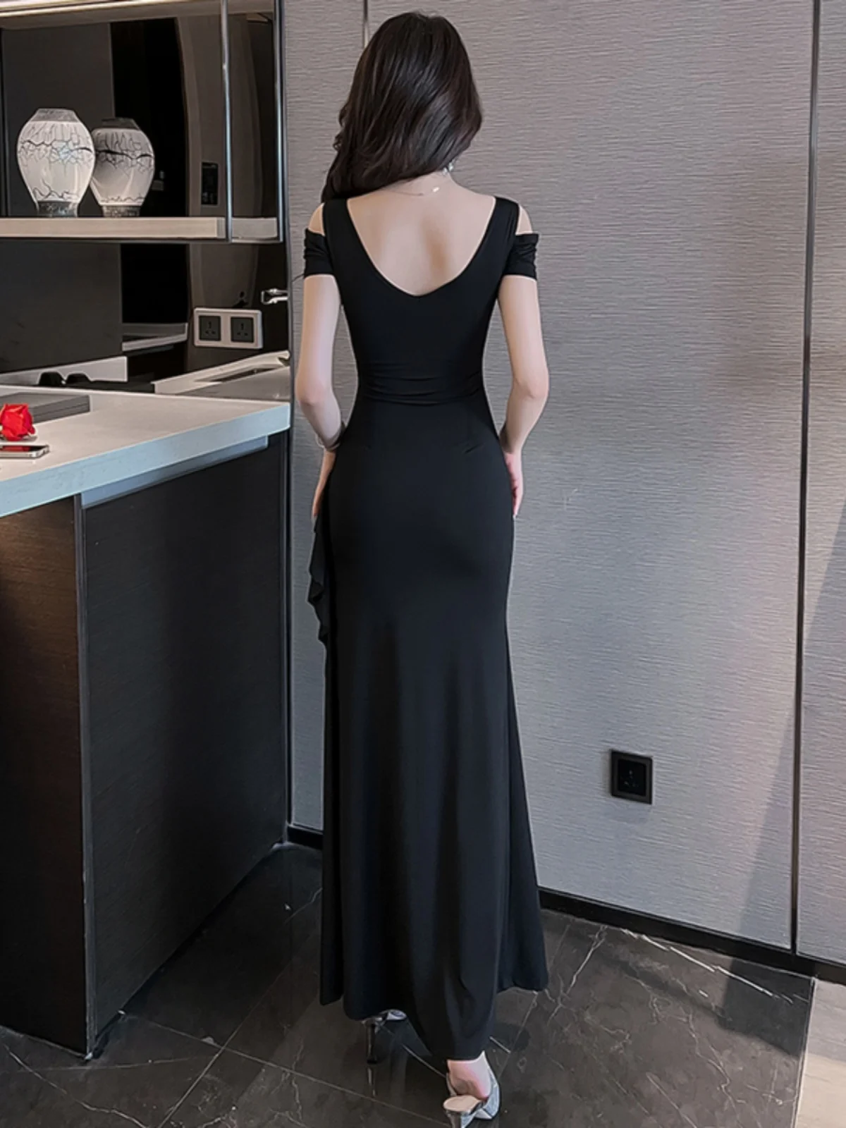 Night sexy dress pure desire wind night head store black slit long dress female 2023 new advanced sense