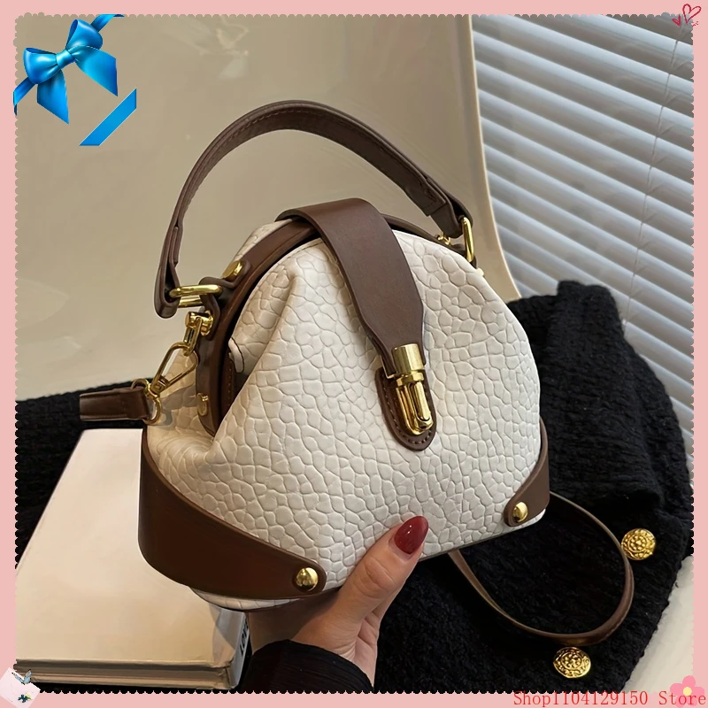 

【Hot New Arrival】Lightweight Luxury Messenger Bag High-end textured and stylish Western-style retro design with color patchwork