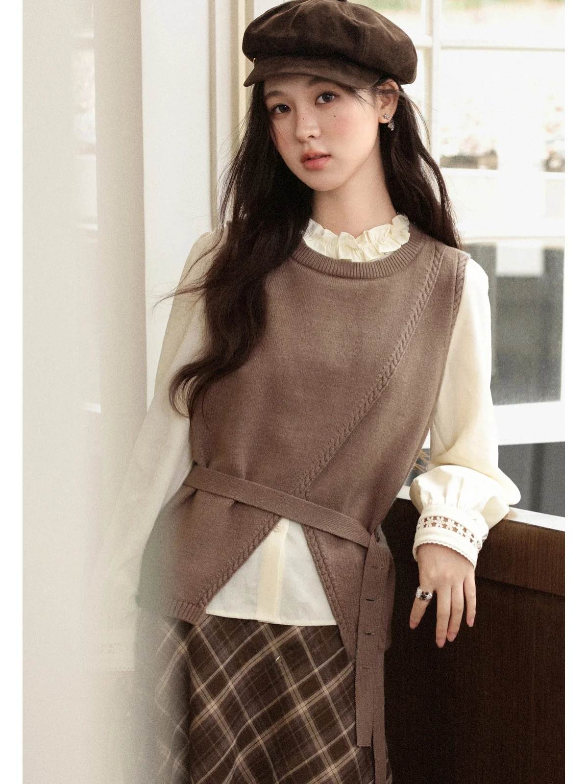 

Осенняя новинка: Женский жилет нестандартного кроя кофейного цвета, модный дизайн, бренд South Deer, серия Warmth Whisper