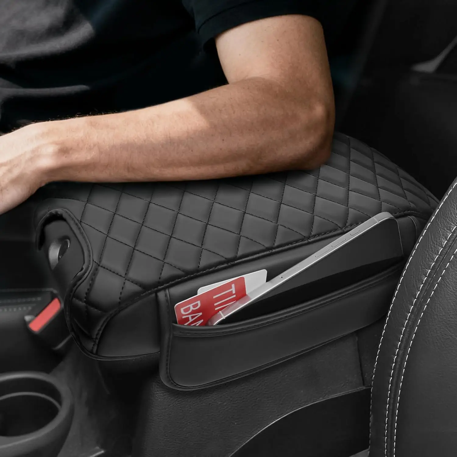 غطاء مسند ذراع وحدة التحكم المركزية متوافق مع ملحقات جيب رانجلر JK لعام 2011-2017 غطاء مسند الذراع من الجلد الأسود مع