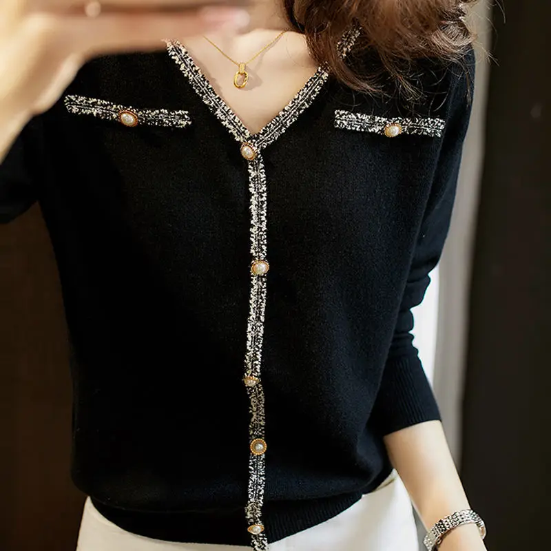 Tweed Splicing Pearl Buckle V-Neck Sweater Women 2024 Autumn Winter Long Sleeve Knitted Pullover All-Match Jersey Bottoming Top