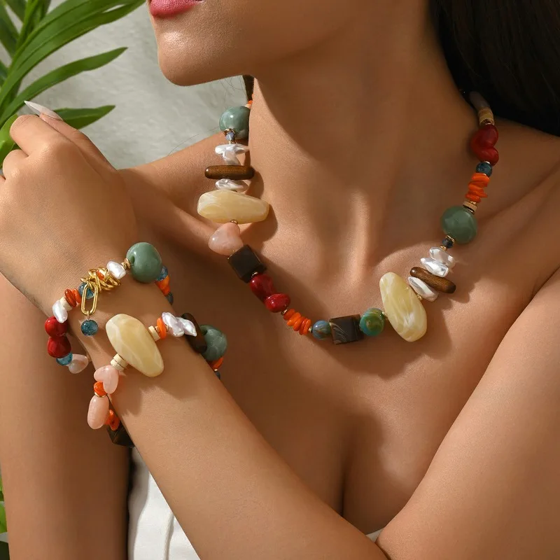 

2025 Autumn Winter New Style Medieval Vintager Colored Resin Irregularity Acrylic Beaded Necklace Fashion Color Bracelet Sets