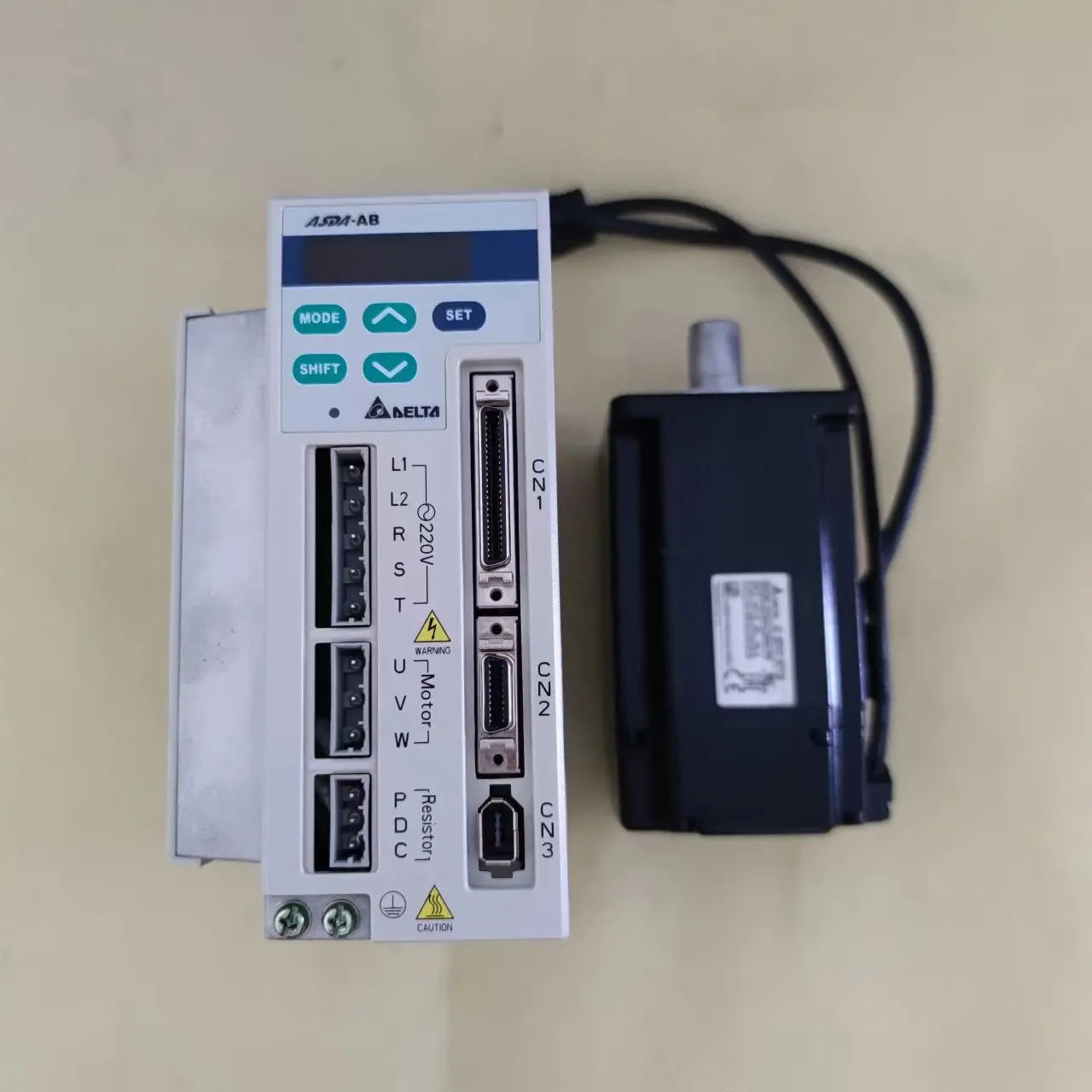 

AB Delta 750 watt drive motor set physical shooting ASD-A0721-AB/ECMA-C30807PS